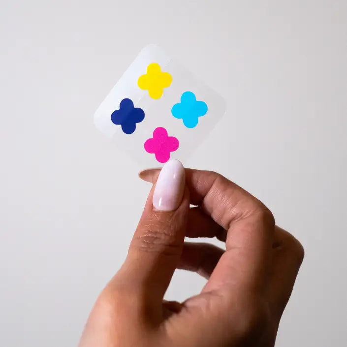 Une hygiène renforcée pour le patch anti boutons Sick! Crazy Buddy grâce à sa répartition par 4 sur des feuilles stériles individualisées