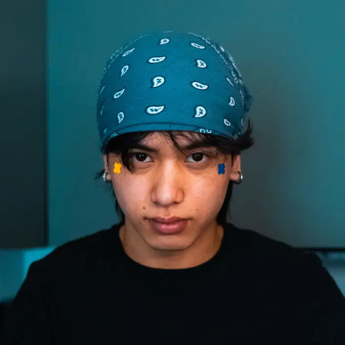 Le patch anti boutons Sick! est disponible en 4 couleurs dont le jaune, le rose, le violet et le rose. A choisir en fonction de ton mood du jour. 